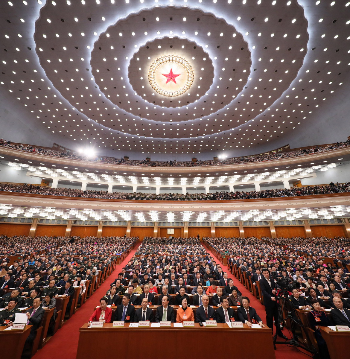 李克強：全力支持特別行政區行政長官和政府依法施政