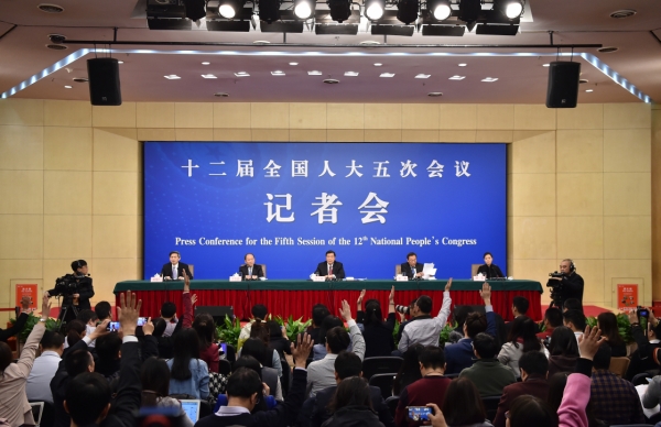 發(fā)改委就“經(jīng)濟(jì)社會(huì)發(fā)展與宏觀調(diào)控”答記者問(wèn)
