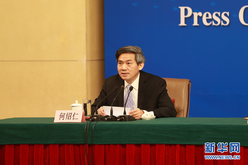 圖為記者會(huì)主持人何紹仁。