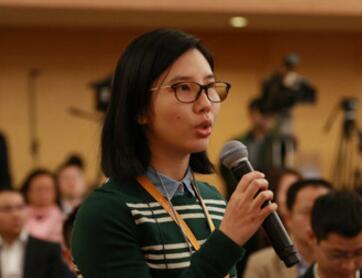 香港商業電臺記者提問“香港區域人大代表選舉辦法”
