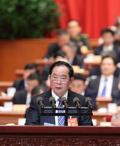 朱維群委員代表全國政協(xié)民族和宗教委員會作《關(guān)于自然保護區(qū)建設(shè)與管理頂層設(shè)計的建議》的發(fā)言