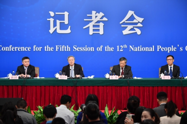 中國(guó)人民銀行行長(zhǎng)周小川等就“金融改革與發(fā)展”答記者問(wèn) 