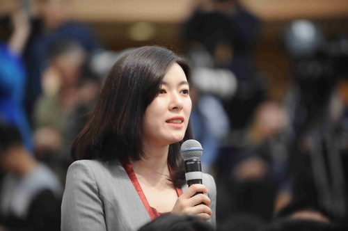 中央電視臺記者提問。