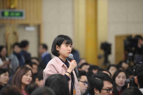 金融時(shí)報(bào)記者提問。