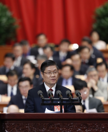 3月10日，全國(guó)政協(xié)十二屆五次會(huì)議在北京人民大會(huì)堂舉行第三次全體會(huì)議。這是彭釗委員代表農(nóng)工黨中央作《深化醫(yī)學(xué)教育改革 加快全科醫(yī)生培養(yǎng)》的發(fā)言。