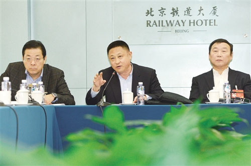 3月9日，全國政協經濟界別舉行小組會議，胡克勤委員