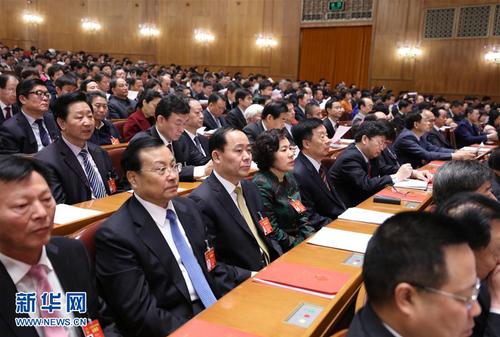 3月15日，第十二屆全國人民代表大會第五次會議在北京人民大會堂舉行閉幕會。這是代表在聽會。 新華社記者謝環馳攝