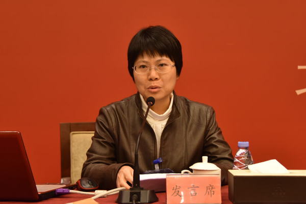 8、民盟廣東省委參政議政工作處處長(zhǎng)李敬東介紹參政議政經(jīng)驗(yàn)體會(huì)。張雨斌 攝影
