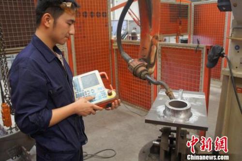資料圖：江蘇制造見聞之堅守機具生產20載，增添“中國造”神奇引力。