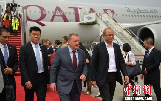 丹麥首相拉斯穆森抵達成都，開始其中國之行?！⒅铱?攝