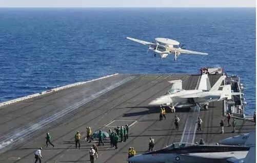 南部戰區軍機南海島礁巡航