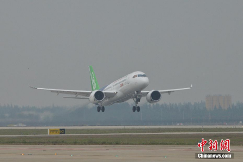 資料圖：國產大飛機C919成功起飛。王脊梁 攝