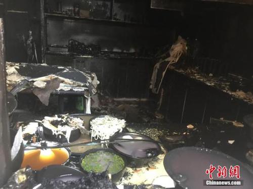 資料圖：浙江天臺縣“2·5”火災(zāi)現(xiàn)場滿屋狼藉。<a target='_blank' href='http://www.chinanews.com/'>中新社</a>記者 何蔣勇 攝