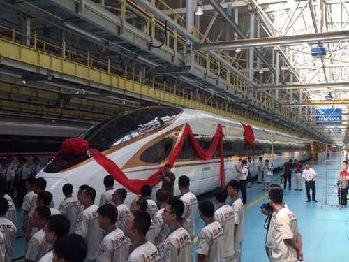 中國標準動車組“復興號”亮相 明天將在京滬高鐵首發