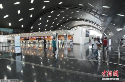 哈馬德國際機場游客稀少。