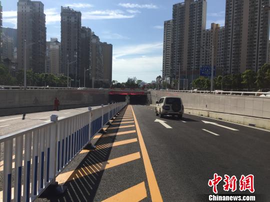 7月7日，中國內河最大沉管隧道——南昌紅谷隧道正式通車。　吳鵬泉　攝