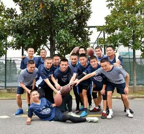 ?？招l士王偉之子軍校畢業 已成為一名海軍軍官