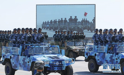 7月30日，慶祝中國人民解放軍建軍90周年閱兵在位于內蒙古的朱日和訓練基地舉行。中共中央總書記、國家主席、中央軍委主席習近平檢閱部隊并發表重要講話。這是海軍陸戰隊方隊。新華社記者 沈伯韓 攝 圖片來源：新華網