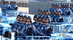 建軍90周年女兵首次亮相 親歷者揭秘"魔鬼訓練"
