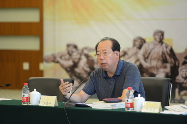1全國(guó)政協(xié)文史和學(xué)習(xí)委員會(huì)副主任卞晉平