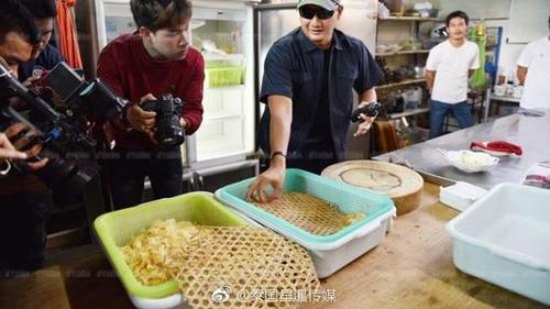 泰國(guó)餐廳向中國(guó)游客銷(xiāo)售假燕窩 用椰子樹(shù)皮假冒