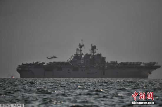 此前在6月，美國驅逐艦“菲茨杰拉德”號在日本水域與菲律賓貨輪碰撞。有專家指出，軍艦與大型船只碰撞非常罕見，美國第七艦隊短時間內兩度出事，令人質疑美國海軍提供的訓練是否足夠，同時可能影響美軍在區內的部署。