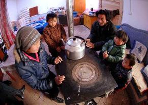 全國政協“少數民族地區精準扶貧”特邀常委視察團在寧夏視察