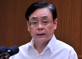 何維：提升醫療服務保障能力完善醫保救助兜底政策 打好健康扶貧攻堅戰
