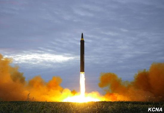 金正恩：中遠程戰略彈道導彈發射訓練是對美韓軍演的武力示威