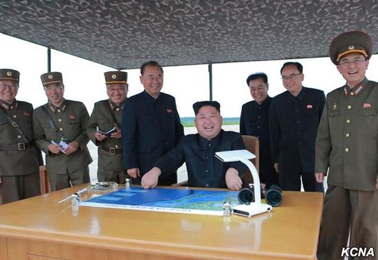 金正恩：中遠程戰略彈道導彈發射訓練是對美韓軍演的武力示威
