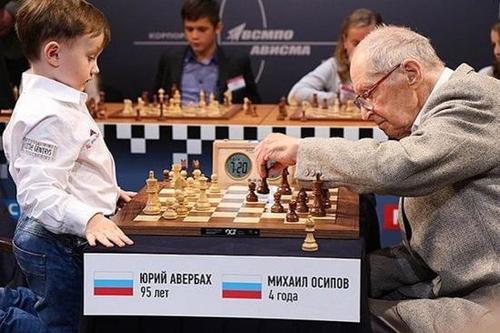 俄羅斯4歲半天才兒童戰勝國際象棋特級大師