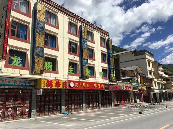 九寨溝震后一個月:景區仍關閉 店鋪生意大不如前