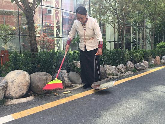 九寨溝震后一個月:景區仍關閉 店鋪生意大不如前
