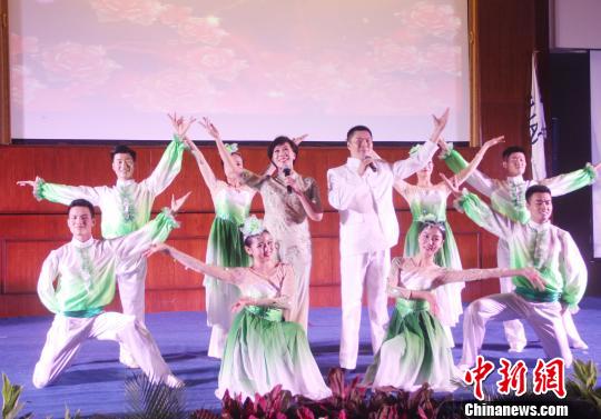 圖為壓軸戲《茉莉花》。　林永傳 攝