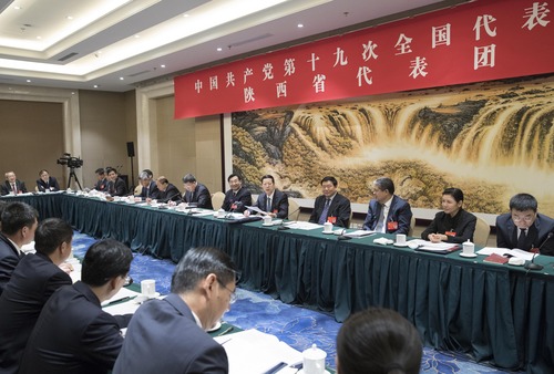 張高麗參加黨的十九大陜西省代表團討論.
