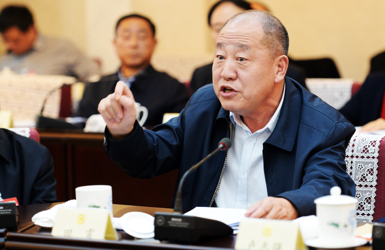田震常委在分組討論會上發(fā)言