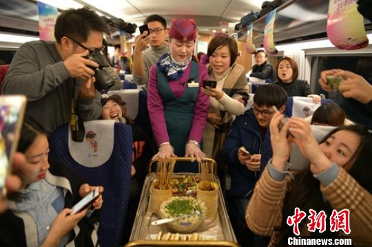 西成高鐵正式通車行車時(shí)間縮至4小時(shí)13分
