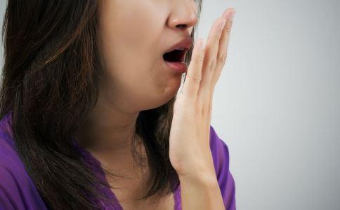 產生口臭的原因是什么 女性口臭怎么辦 女性口臭吃什么擺脫尷尬