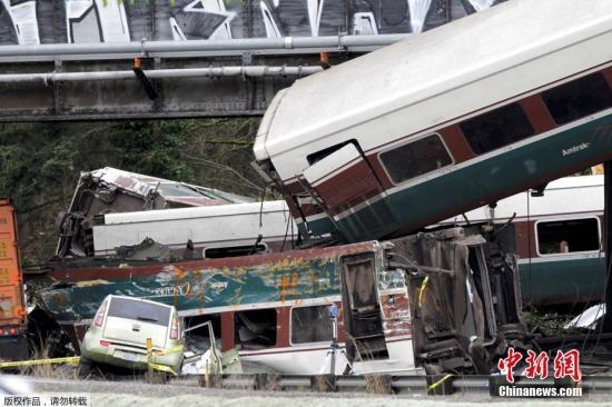 當地時間12月18日，美國全國鐵路客運公司一列客車在華盛頓州塔科馬以南脫軌，造成多人死傷。