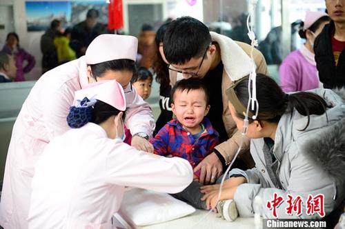 資料圖：流感高發(fā)期，多家醫(yī)院的流感兒童患者增多。<a target='_blank' href='http://www.chinanews.com/'>中新社</a>記者 劉文華 攝