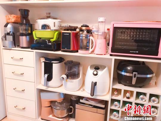 楊小娜的廚房，各種工具應(yīng)有盡有。受訪者提供