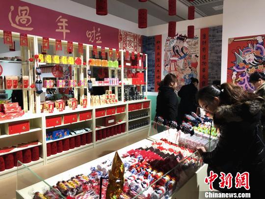 近70年除夕“瞬間”南京展陳市民“穿越”別樣新年