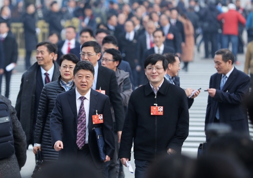 （1）全國政協十三屆一次會議開幕