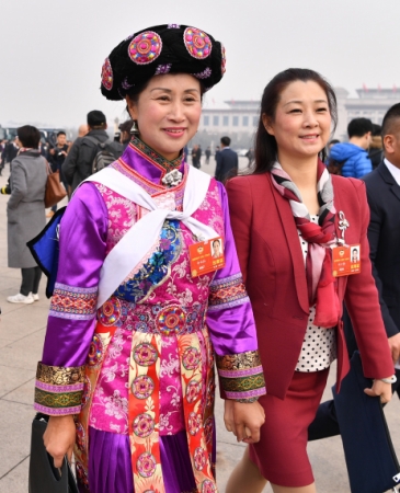 （2）全國政協(xié)十三屆一次會議開幕