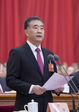 3月3日，中國人民政治協(xié)商會議第十三屆全國委員會第一次會議在北京人民大會堂開幕。汪洋主持開幕會。新華社記者李濤攝