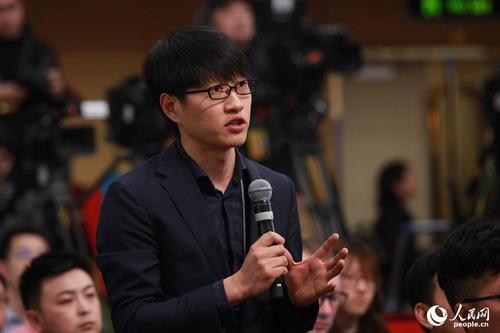 中國國際廣播電臺記者提問 人民網記者 郝勇 攝