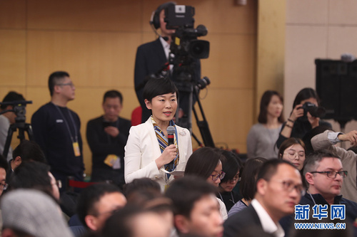 內(nèi)蒙古廣播電視臺記者提問。新華網(wǎng) 中國政府網(wǎng) 曲植 攝