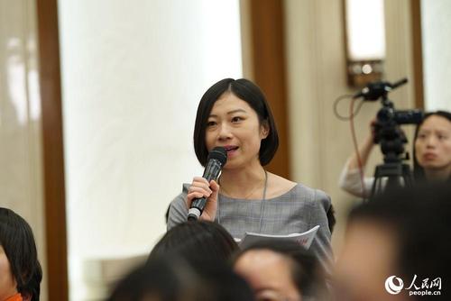 中國農村雜志社記者提問 人民網記者 趙鐸 攝
