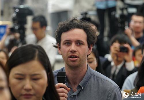 法新社記者提問 人民網記者 趙鐸 攝