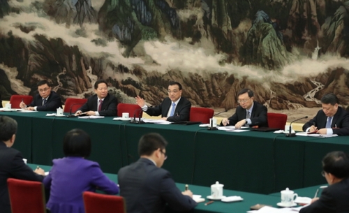 李克強(qiáng)參加遼寧代表團(tuán)審議